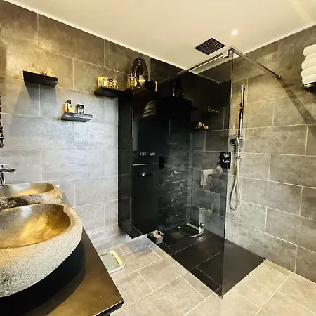 Superbe 5 Pieces Avec Piscine Privee, A 5 Min De Porto-vecchio, Climatisee Et Parking - Fr-1-62-178
